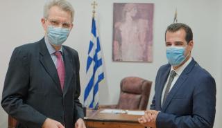 Έρευνα, επενδύσεις, εμβολιασμοί, συζητήθηκαν στην συνάντηση Πλεύρη-Πάιατ