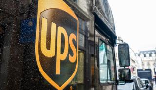 UPS: Χαμηλότερα των προσδοκιών τα έσοδα δ' τριμήνου εν μέσω αδύναμης ζήτησης