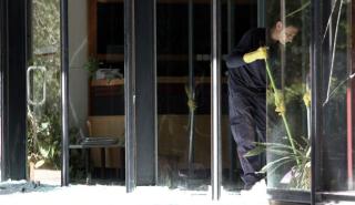 Επίθεση με βαριοπούλες στη ΔΟΥ Χολαργού και με μολότοφ στο ΚΕΠΥΟ Μοσχάτου