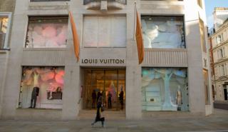 LVMH: Υποχωρούν οι μετοχές καθώς μειώνονται οι πωλήσεις του πολυτελούς κολοσσού