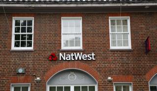 Αντιμέτωπη με πρόστιμο εκατοντάδων εκατομμυρίων η τράπεζα NatWest για ξέπλυμα χρήματος