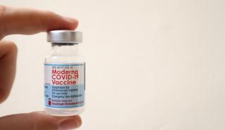 ΗΠΑ: Πλήρη έγκριση από τον FDA έλαβε το εμβόλιο Spikevax της Moderna