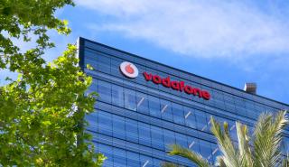 Vodafone: 11.000 απολύσεις σε βάθος τριετίας – Τι θα ισχύσει για την Ελλάδα