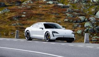 H ηλεκτρική Porsche Taycan ξεπέρασε σε πωλήσεις την 911