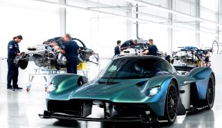 Η πρώτη Aston Martin Valkyrie μόλις βγήκε από τη γραμμή παραγωγής