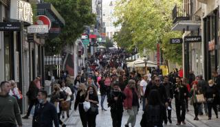 Έρευνα ΕΣΕΕ: Υψηλή επισκεψιμότητα αλλά χωρίς ανάλογες πωλήσεις οι έμποροι στις γιορτές
