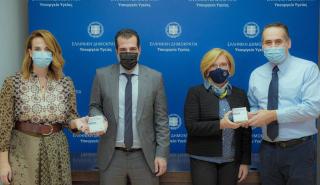Πλεύρης - Γκάγκα: Παραλαβή των πρώτων παρτίδων φαρμάκου κατά της Covid-19 από την Roche