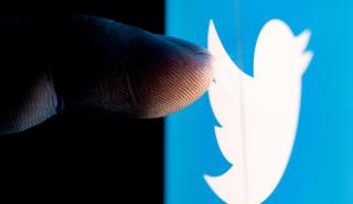 Γαλλία: Η Twitter υποχρεώνεται να παρουσιάσει τα μέτρα κατά της ρητορικής μίσους