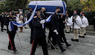 Ιωάννινα: Στο Νησί της λίμνης η σορός του Κάρολου Παπούλια