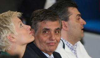 Φρέντι Τράγκας: Αποποιείται τα περιουσιακά στοιχεία που του άφησε ο πατέρας του, Γιώργος