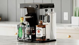 Η Black & Decker μόλις παρουσίασε μια «καφετιέρα» που φτιάχνει cocktail
