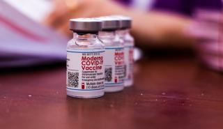 Moderna: Σύντομα σε κλινική δοκιμή το εμβόλιο για την Όμικρον 