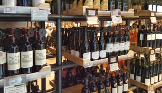 Ακριβαίνουν τα αλκοολούχα ποτά στην Ιρλανδία - Ελάχιστη τιμή 7,40 ευρώ το μπουκάλι κρασί 