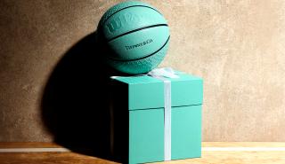 Tiffany & Co. και Cleveland Cavaliers παίζουν με μια μπάλα μπάσκετ 575 δολαρίων