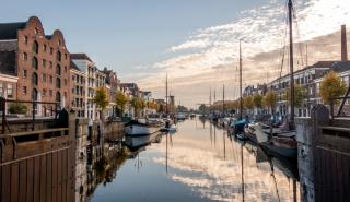 Ρότερνταμ: Διαλύεται ιστορική γέφυρα για να περάσει η νέα θαλαμηγός του Τζεφ Μπέζος