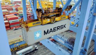 Η Maersk προγραμματίζει τον διάπλου δεκάδων πλοίων μέσω της Διώρυγας του Σουέζ