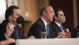 Όλα τα μέτρα 1,7 δισ. για την ακρίβεια: Παρέμβαση σε καύσιμα, ρεύμα, επιδόματα, παράταση Επιστρεπτέας, στήριξη αγροτών