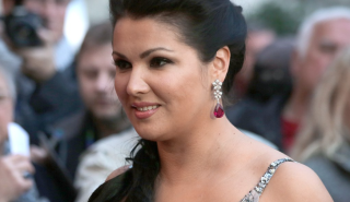 Γερμανία: Η Ρωσίδα σοπράνο Άννα Νετρέμπκο ακυρώνει τις εμφανίσεις της σε Βερολίνο και Νέα Υόρκη