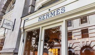 Hermes: «Άλμα» πωλήσεων 23% στα 3,38 δισ. ευρώ - Ώθηση από τουρισμό και νέα καταστήματα