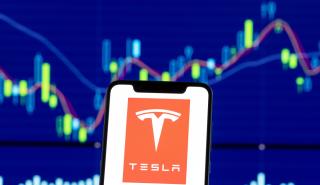 Η Tesla σχεδιάζει διάσπαση της μετοχής της για απόδοση μερίσματος στους μετόχους
