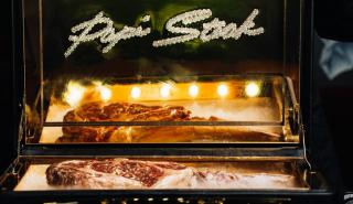 Papi Steak: Η μπριζόλα που έρχεται σε δερμάτινη βαλίτσα και κοστίζει 900 ευρώ