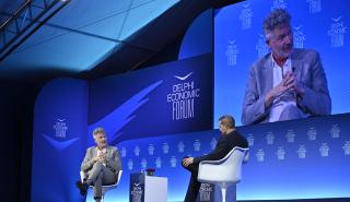 Adam Tooze: Η διαχείριση του δημόσιου χρέους είναι θέμα πολιτικής