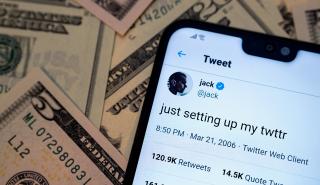 Στα 8 δολάρια η επιβεβαίωση λογαριασμού στο Twitter - Η... κόντρα του Έλον Μασκ με τον Στίβεν Κινγκ 