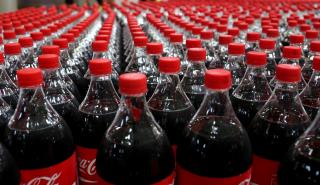Ανεβάζει τον πήχη για την ανακύκλωση η Coca-Cola- Στόχος τα "πράσινα" γυάλινα μπουκάλια μέχρι το 2030