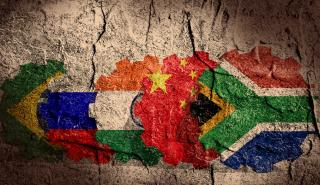 Στα απόνερα της επέκτασης των BRICS: Οι άγνωστες κινήσεις για την «έξοδο» από το δολάριο