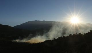 Κόρινθος: Σε ύφεση η φωτιά στην περιοχή Λίμνη Δασίου στο Ξυλόκαστρο