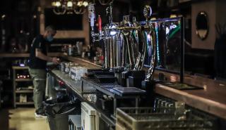 Πώς θα απονέμεται το ελληνικό σήμα στη μπύρα – Η δυσαρέσκεια για τα κριτήρια και ο ρόλος των πολυεθνικών