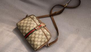 H ζήτηση για τα vintage ρούχα και αξεσουάρ του οίκου Gucci αυξήθηκε κατά 500% το 2022