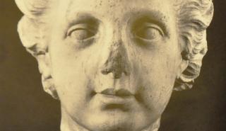 Πασχαλίδης: Η άγνωστη "μαρμάρινη κεφαλή παιδιού από τις στάχτες της Σμύρνης" εικονοποιεί τα ανήλικα θύματα που δεν βρέθηκαν ποτέ