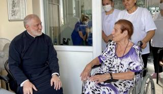 Ο Αρχιεπίσκοπος Αμερικής Ελπιδοφόρος επισκέφθηκε το Ελληνορθόδοξο Νοσοκομείο του Βαλουκλή