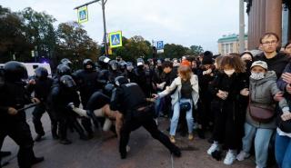 Ρωσία: Συλλήψεις σε διαδήλωση διαμαρτυρίας για τη φυλάκιση οικολόγου ακτιβιστή