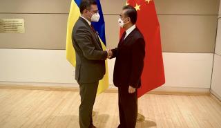 Συνάντηση των ΥΠΕΞ Κίνας και Ουκρανίας - Η πρώτη μετά το ξέσπασμα του πολέμου
