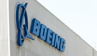 Boeing: Πτώση 8% για τη μετοχή μετά την αποκόλληση κομματιού από αεροσκάφος