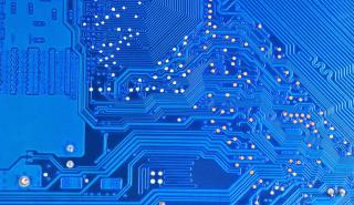 «Ένεση» 2 τρισ. δολαρίων σε Micron, Intel και AMD το β' τρίμηνο από το ράλι των τσιπ