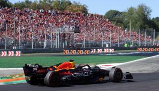 F1: «Πάρτι» Φερστάπεν στο «σπίτι» της Ferrari
