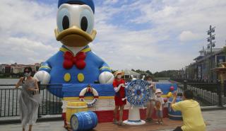 Κορονοϊός: Έκλεισε ξαφνικά το πάρκο της Disney στη Σαγκάη - Δεν έφευγε κανείς μέχρι να δείξει αρνητικό τεστ