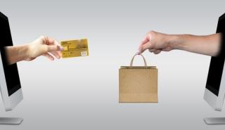 Μοιρασμένη η εμπορική κίνηση σε e-shop και φυσικά καταστήματα μετά την πανδημία
