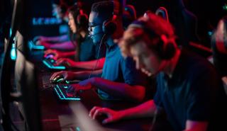 Οι παίκτες των eSports κερδίζουν περισσότερα κι απ' τους ποδοσφαιριστές