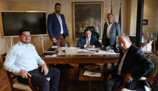 Γεωργιάδης: Με εκπροσώπους των βενζινοπωλών και των αρτοποιών συναντήθηκε ο υπ. Ανάπτυξης