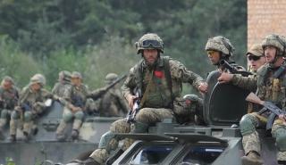 Ουκρανία: Ενισχύει τις δυνάμεις κοντά στη Λευκορωσία για την περίπτωση επίθεσης