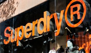Superdry: Εκτινάχθηκε πάνω από 100% η μετοχή - Σχεδιάζει έξοδο από το χρηματιστήριο