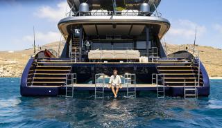 Test drive στη Μύκονο με ηλεκτρικό γιοτ έκανε ο Φερνάντο Αλόνσο για να παραγγείλει το δικό του