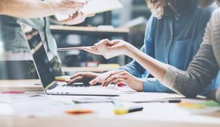 To empowered της Coca-Cola Τρία Έψιλον επιστρέφει με νέο, δωρεάν, digital, κύκλο σεμιναρίων για τη νέα γενιά!