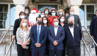 Επίσκεψη Γεωργιάδη - Πλεύρη στο Νοσοκομείο Παίδων για τη διανομή παιχνιδιών