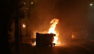 Επεισόδια έξω από την Νομική στο κέντρο της Αθήνας - Τραυματίστηκε ελαφρά αστυνομικός