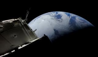 ΗΠΑ: Το διαστημόπλοιο Orion της Nasa επέστρεψε στη Γη μετά το ταξίδι του γύρω από τη Σελήνη